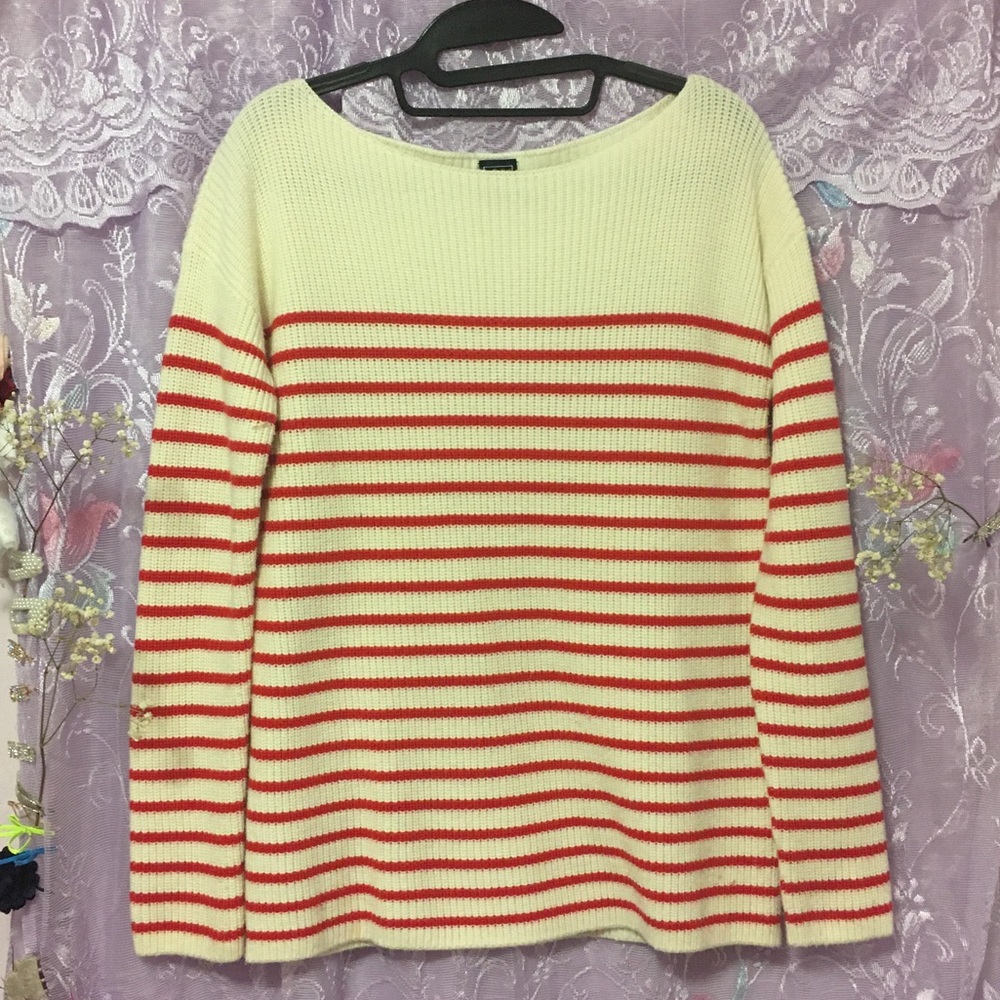 Lovely White & Red Striped Sweater